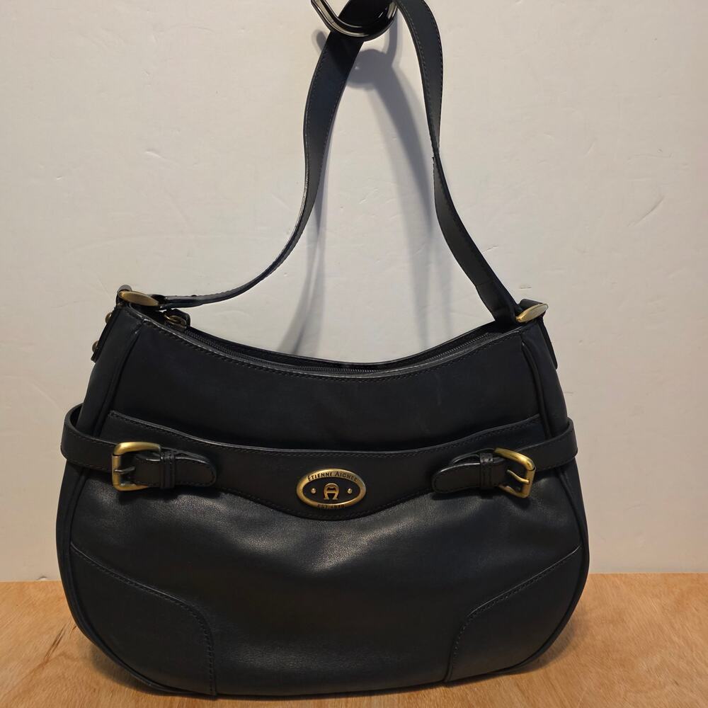 Vintage Etienne Aigner Navy Leather Shoulder Bag grass horseshoe logo emblem